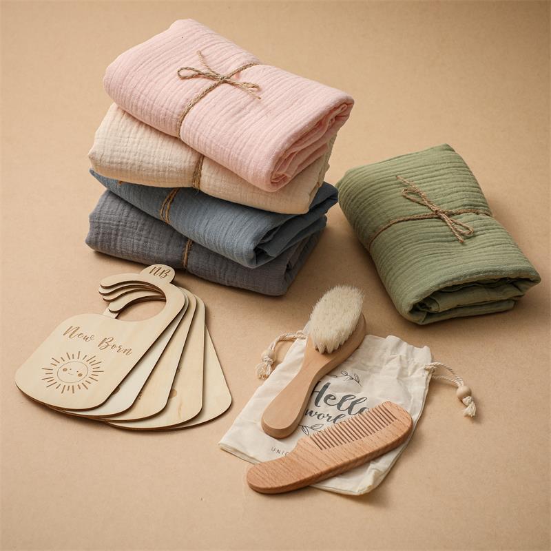 Set Bebé peine, cepillo y muselina.