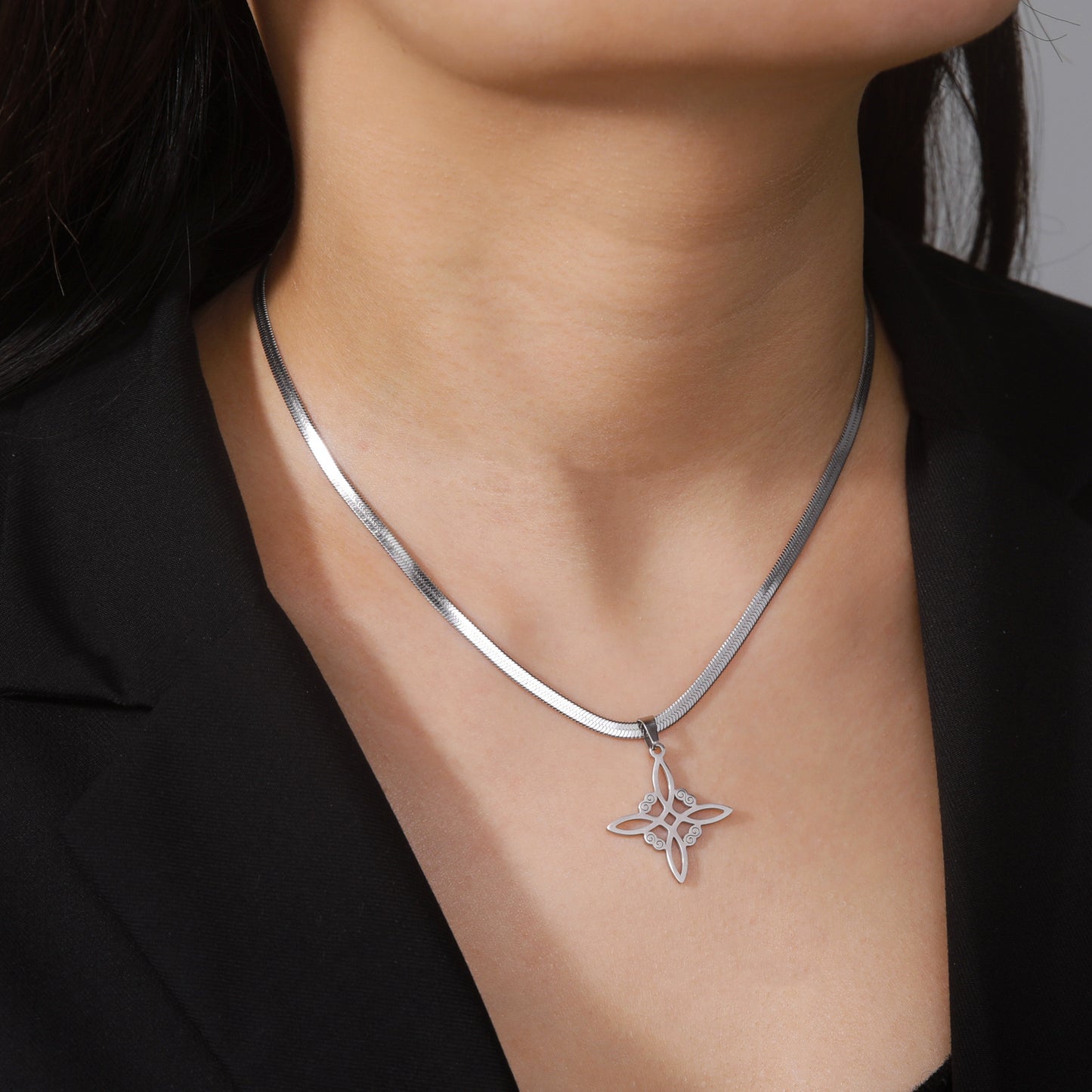 Cut Hollow Witch Knot S-shaped Pendant Snake Bones Chain